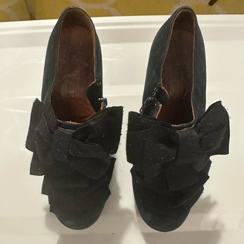 Chie Mihara Navy Blue Suede and Leather Heels with Bow Detail Size 36 1/2 - Picture 2 of 16